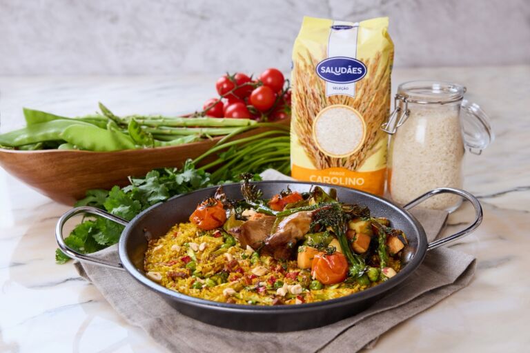 Foto de Paella Vegetariana: Sabores Únicos e Ingredientes Frescos