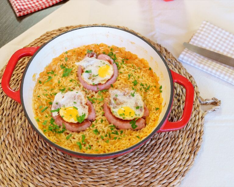 Foto de Arroz com salsicha e ovo: receita fácil e deliciosa