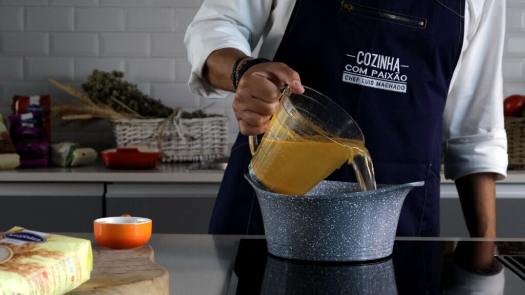 Deixe cozinhar, em lume brando, cerca de 14 minutos